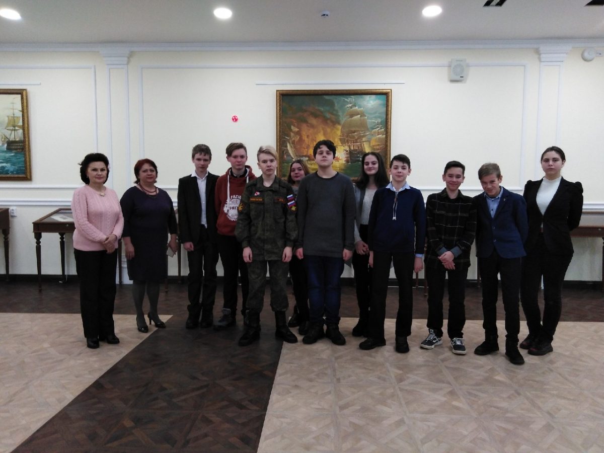 Обучающиеся 15 школы в Центральной военно-морской библиотеке